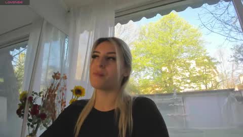 ella_vee online show from April 2026 05:41:01 AM