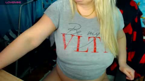 Snapshot of ellabella36dd chatting on February 2026 11:56:01 PM IsaBella online show from February 2026 11:56:01 PM