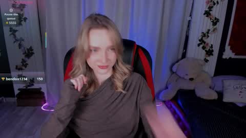 Ella online show from December 2025 03:08:02 PM