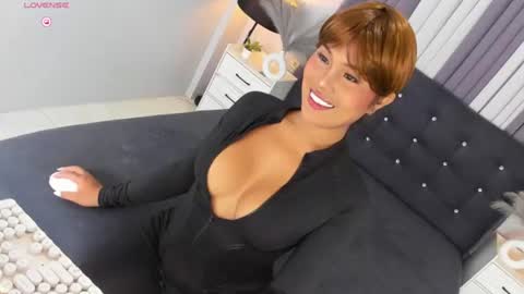 Snapshot of ellabrown_ chatting on June 2026 10:20:01 AM SINGLE PO online show from June 2026 10:20:01 AM
