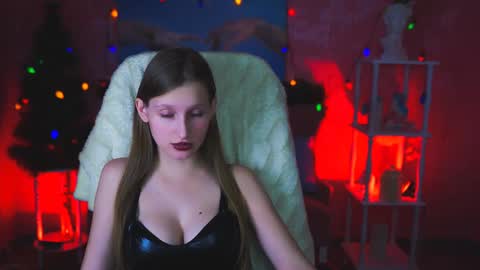 Ella online show from December 2024 05:06:02 PM