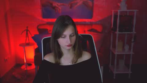 Ella online show from November 2025 09:30:02 PM