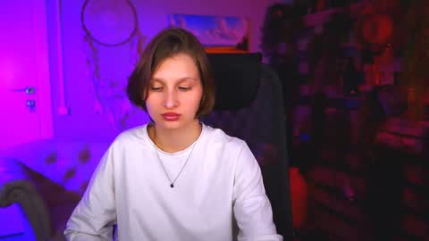 Ella online show from May 2026 06:05:01 PM