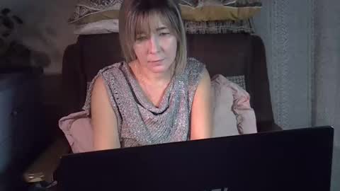 ellajohnsonx online show from November 2025 07:23:02 PM