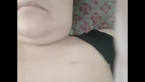 Snapshot of ellajossie chatting on November 2025 12:18:02 PM Ella online show from November 2025 12:18:02 PM