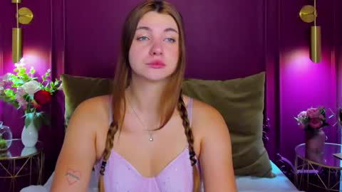 Ella online show from October 2025 05:17:02 AM