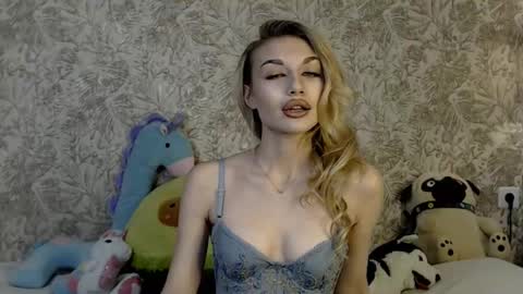 Snapshot of ellamilla chatting on October 2025 09:44:01 AM ellamilla online show from October 2025 09:44:01 AM