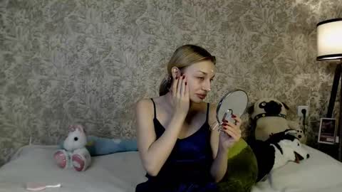 Snapshot of ellamilla chatting on October 2025 10:10:02 PM ellamilla online show from October 2025 10:10:02 PM