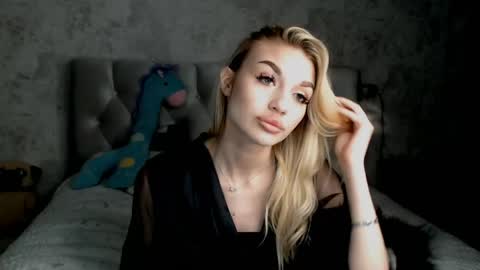 Snapshot of ellamilla chatting on April 2026 06:10:01 PM ellamilla online show from April 2026 06:10:01 PM