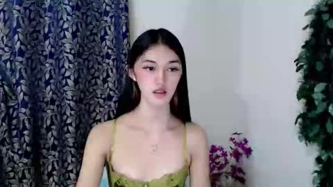 ELLA online show from September 2025 09:03:02 PM