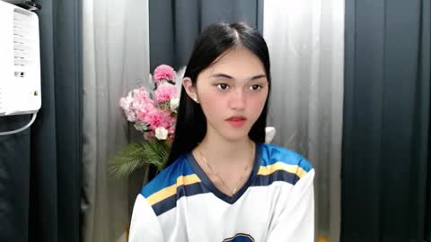 ELLA online show from April 2026 01:42:02 PM