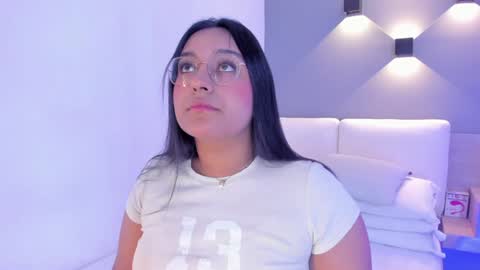 Snapshot of ellamontoya chatting on January 2025 05:02:01 AM Ella online show from January 2025 05:02:01 AM