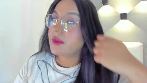 Snapshot of ellamontoya chatting on September 2025 10:59:02 AM Ella online show from September 2025 10:59:02 AM