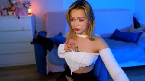 Snapshot of ellatwox chatting on November 2025 05:17:01 AM Ella online show from November 2025 05:17:01 AM