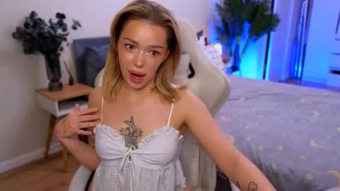 Snapshot of ellatwox chatting on December 2025 06:29:02 AM Ella online show from December 2025 06:29:02 AM