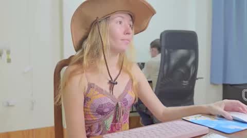 Snapshot of ellcrys chatting on October 2025 09:48:02 PM im Elsa lets go Subscribe to my OF and Youtube -35 online show from October 2025 09:48:02 PM