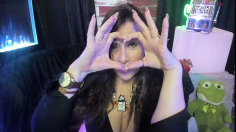 ELLE online show from January 2025 02:15:01 AM