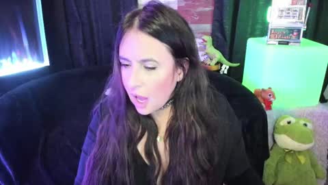 ELLE online show from October 2025 08:33:01 PM