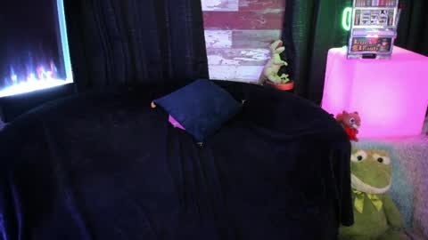 ELLE online show from March 2026 07:03:01 PM