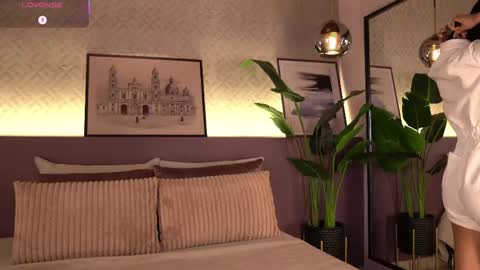 Elle Diane online show from April 2026 10:45:01 PM