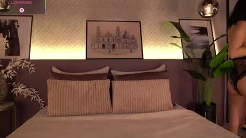 Elle Diane online show from April 2026 12:30:02 AM