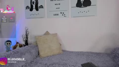 Yiss online show from October 2025 05:09:02 AM