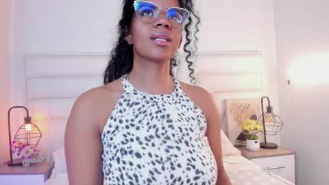  Ellie   online show from December 2024 03:17:01 PM