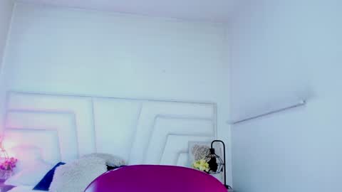  Ellie   online show from January 2025 03:11:01 PM