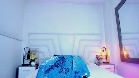  Ellie   online show from February 2025 03:27:02 PM