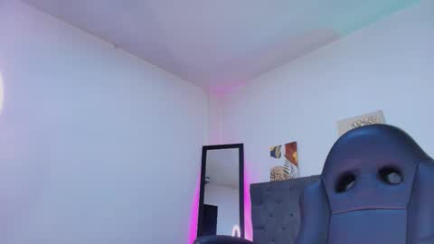  Ellie   online show from September 2025 12:05:02 PM