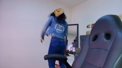  Ellie   online show from September 2025 11:55:01 AM