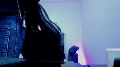  Ellie   online show from October 2025 01:20:01 PM