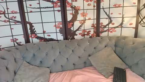 Ellie Bloom online show from January 2026 06:01:01 PM