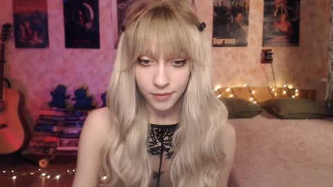 ellie_friendly online show from January 2025 11:33:01 PM