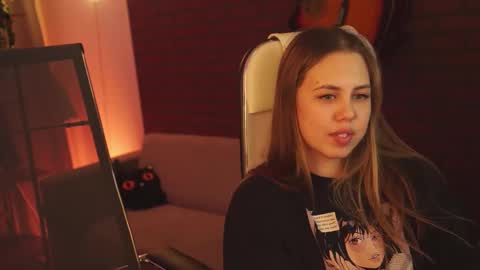 elliecutes online show from February 2025 08:36:02 AM