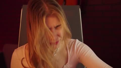 elliecutes online show from March 2025 05:22:02 AM