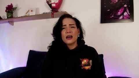 elliee1 online show from December 2025 04:46:02 PM