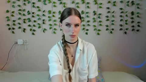 ellierough online show from May 2026 05:38:01 AM