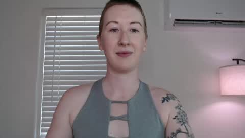 Snapshot of ellierowyn chatting on November 2025 09:35:02 PM Ellie Rowyn online show from November 2025 09:35:02 PM