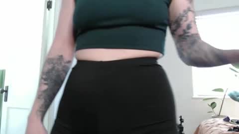 Ellie Rowyn online show from April 2026 08:51:01 PM