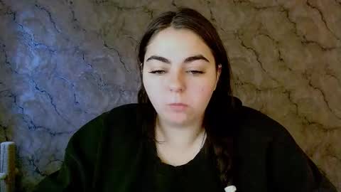 Ellie online show from October 2025 04:46:02 AM