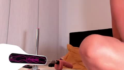 Ellie Santos online show from June 2026 02:32:02 AM
