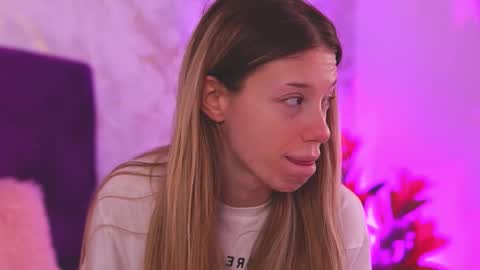 Snapshot of ellinanuria chatting on February 2026 03:59:02 AM EllinaNuria online show from February 2026 03:59:02 AM