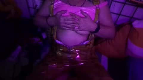 Elliohh online show from May 2026 04:39:02 AM