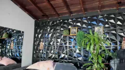 Elloit Colton online show from July 2026 12:01:02 PM