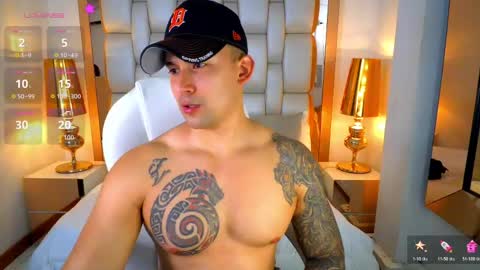 Snapshot of elliott_veelez chatting on April 2026 09:15:01 PM E L L I O T V E L E Z online show from April 2026 09:15:01 PM