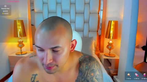 Snapshot of elliott_veelez chatting on May 2026 09:01:02 PM E L L I O T V E L E Z online show from May 2026 09:01:02 PM