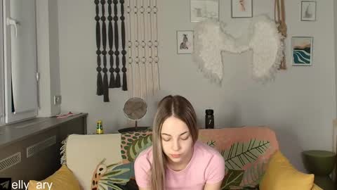 Snapshot of elly_ary chatting on December 2025 09:31:02 PM elly_ary online show from December 2025 09:31:02 PM