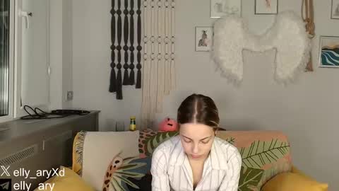 Snapshot of elly_ary chatting on January 2026 09:18:01 PM elly_ary online show from January 2026 09:18:01 PM