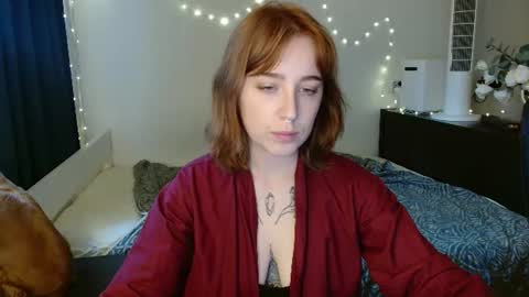 Snapshot of elly_rise chatting on July 2026 05:15:01 PM Elly online show from July 2026 05:15:01 PM
